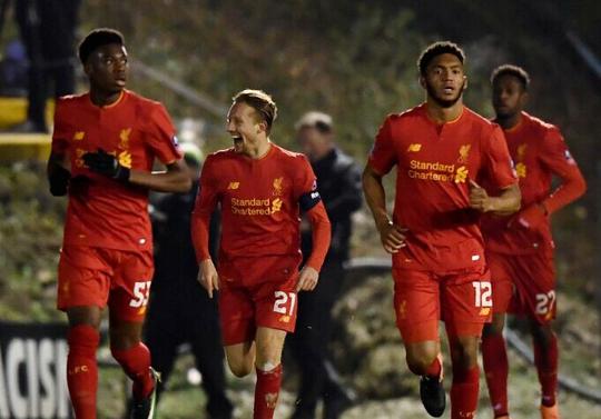 记者：卡马文加腿筋疼痛，可能缺席法国与乌克兰的比赛