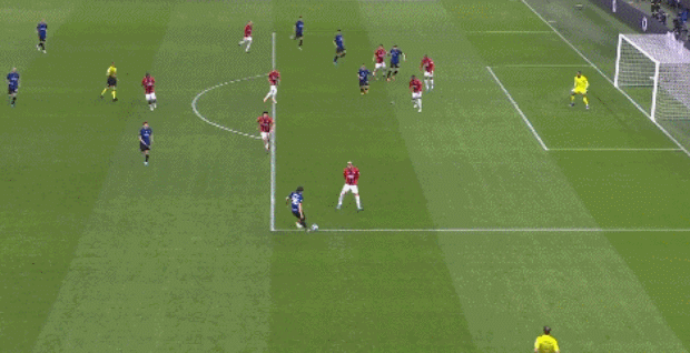 公牛半场三分13中3，吉迪10+5+5咬住比分