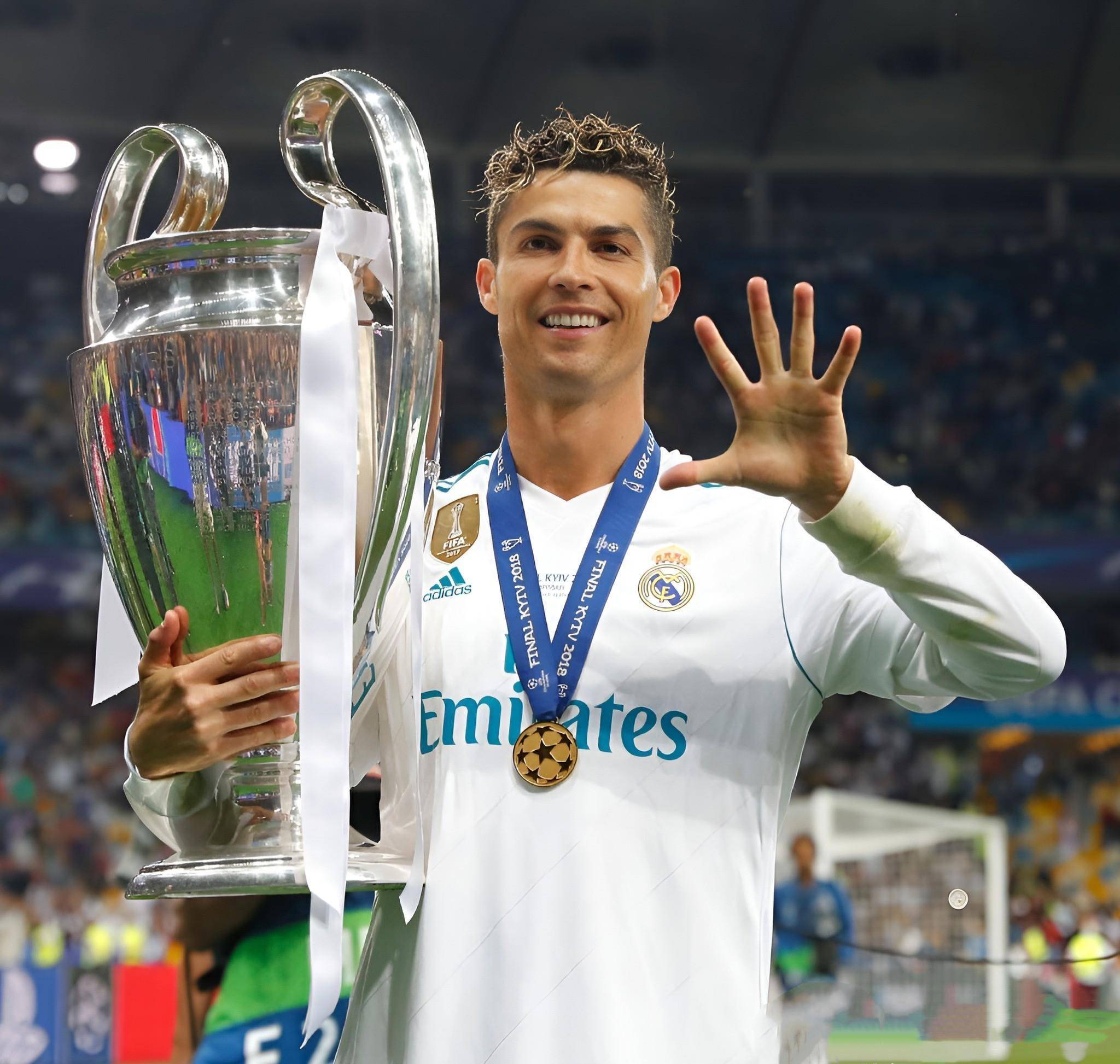 阿尔巴达成迈阿密百场里程碑，获赠纪念球衣+全队合影庆祝