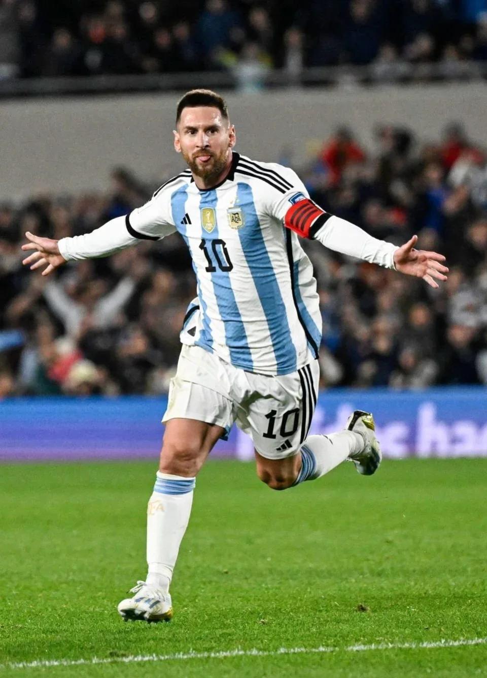 米切尔&莫布利首节合砍26分，其他队友合计只得7分