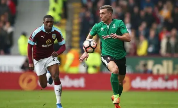 主持人爆料：麦金在圣米伦时，曾被队友扔出的训练杆刺伤大腿