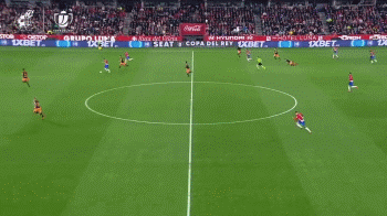 冬窗大戏开启！曼联中场或离队，利物浦寻萨拉赫接班人