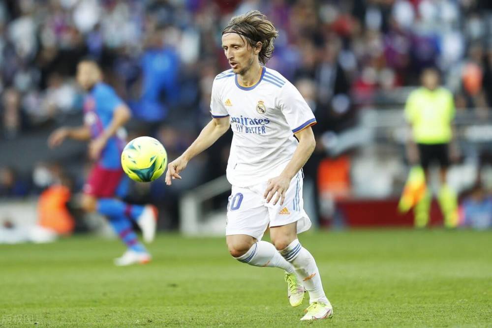 律师张冰质疑经纪人金畅无证还挣浙江上千万，后者回应：满嘴胡言